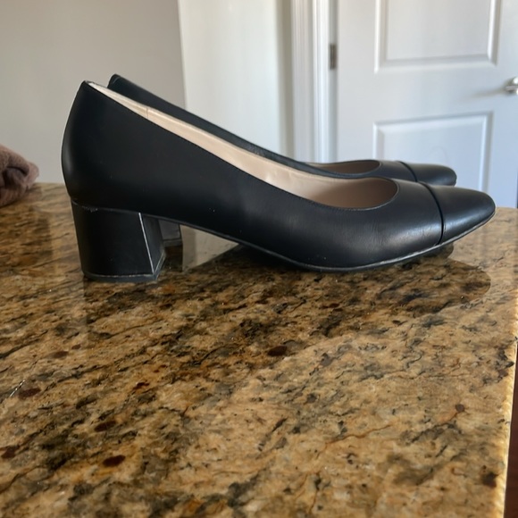 Black lether heels - Picture 2 of 4
